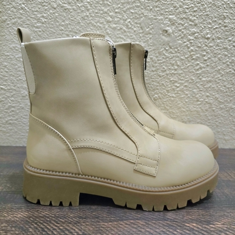 SO Women's Front Zipper‎ Ankle Boots. Beige Size 7